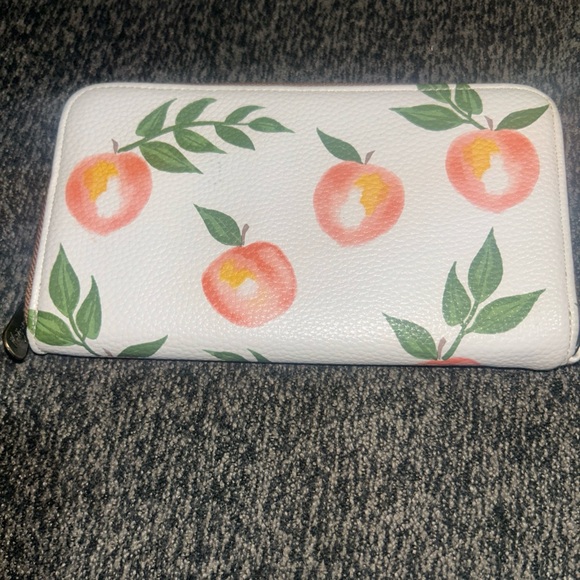 Thirty-One All About The Benjamins Peach Paradise Pebble Wallet - Picture 1 of 7